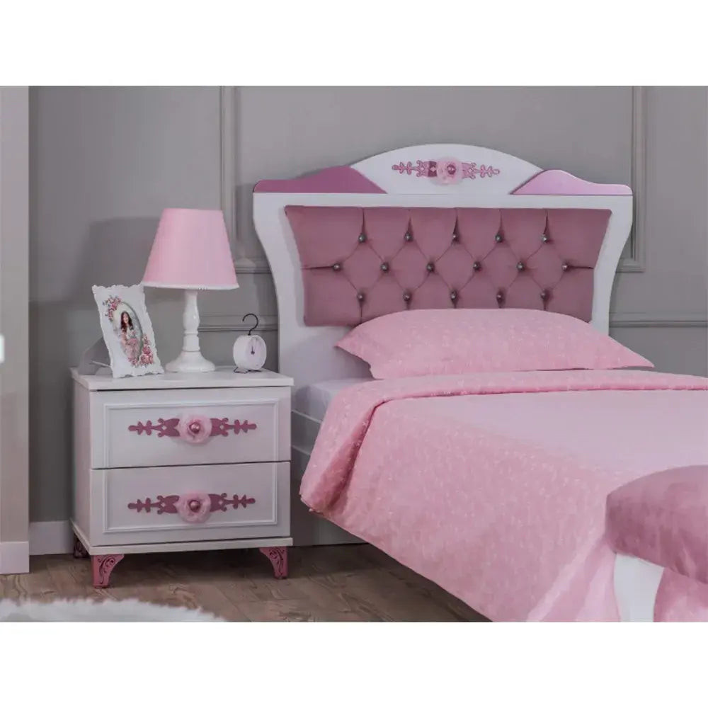 Queen Nightstand - LYNDA KIDS